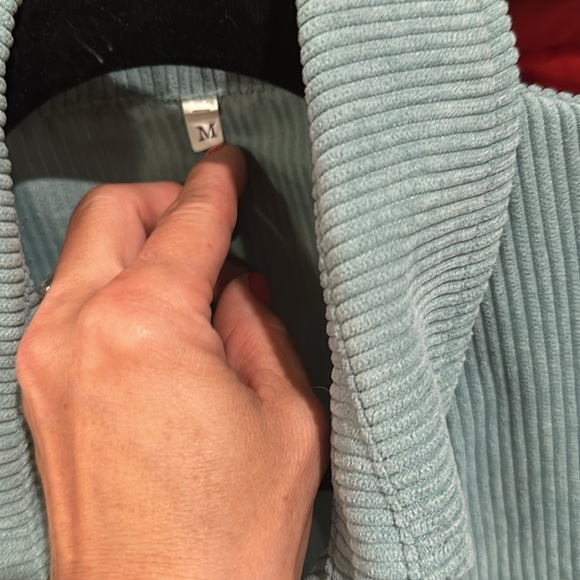 Amazon green button down one pocket shacket. Size M - Picture 2 of 3